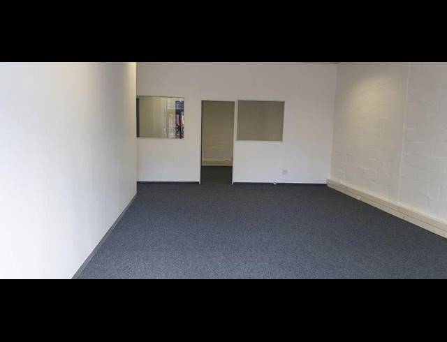 BUSINESS PROPERTY TO RENT IN MOWBRAY
